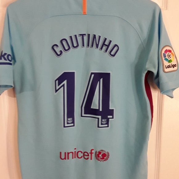 Nike Barcelona, Coutinho replica Jersey size youth XL, sky blue color dry fit - Picture 6 of 6